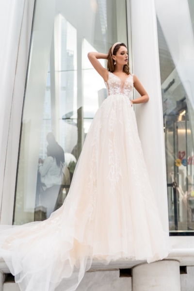 suknia-slubna-tiulowa-koronka-glamour-2021